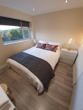 Luxurious Luton town center flat with free parking
